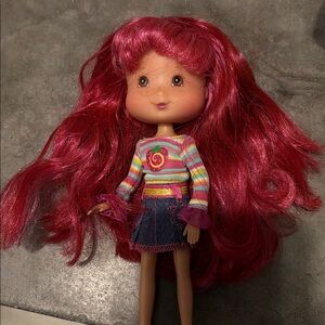 Strawberry Shortcake Flavor Swirl doll with Striped Outfit 2006